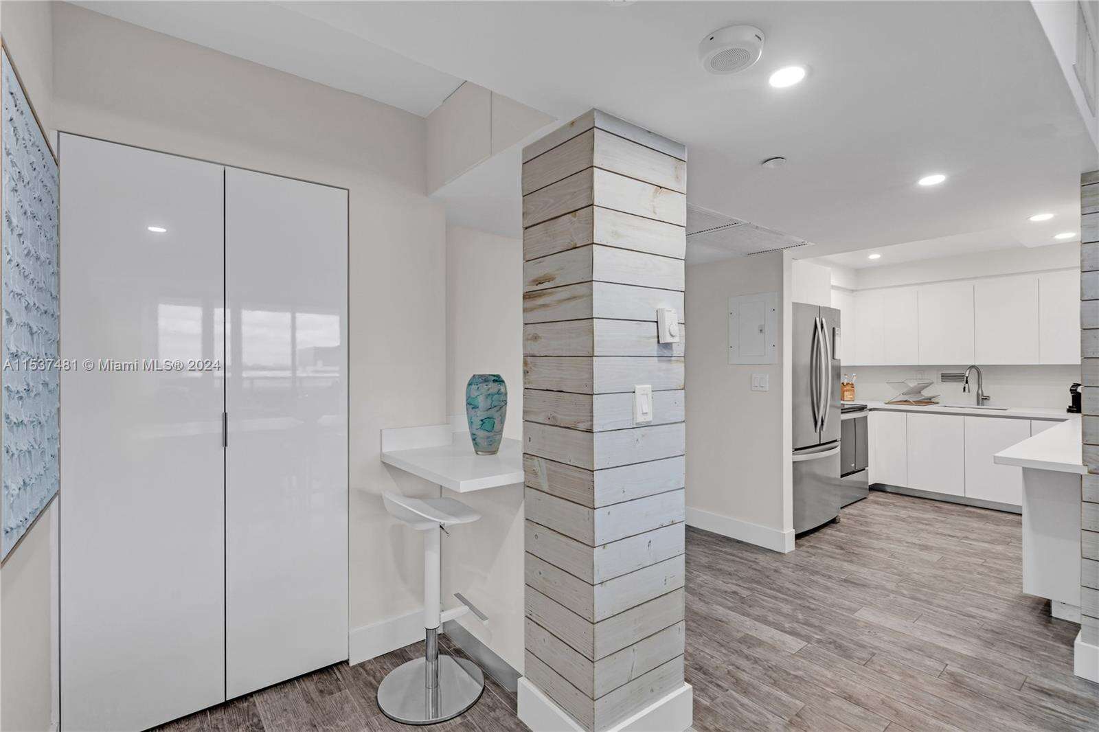 Roney Palace Unit #926 | Picture 15