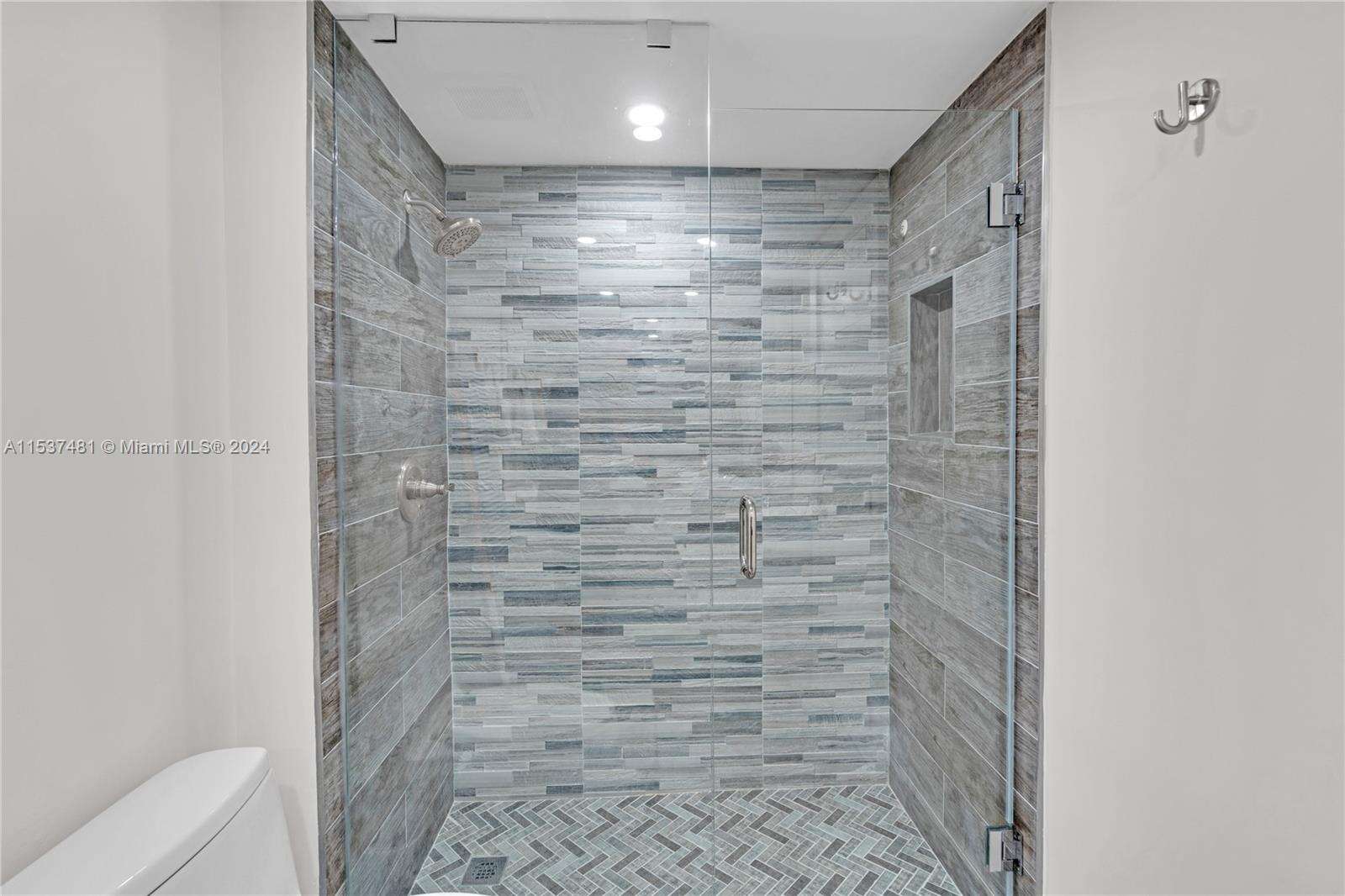 Roney Palace Unit #926 | Picture 18