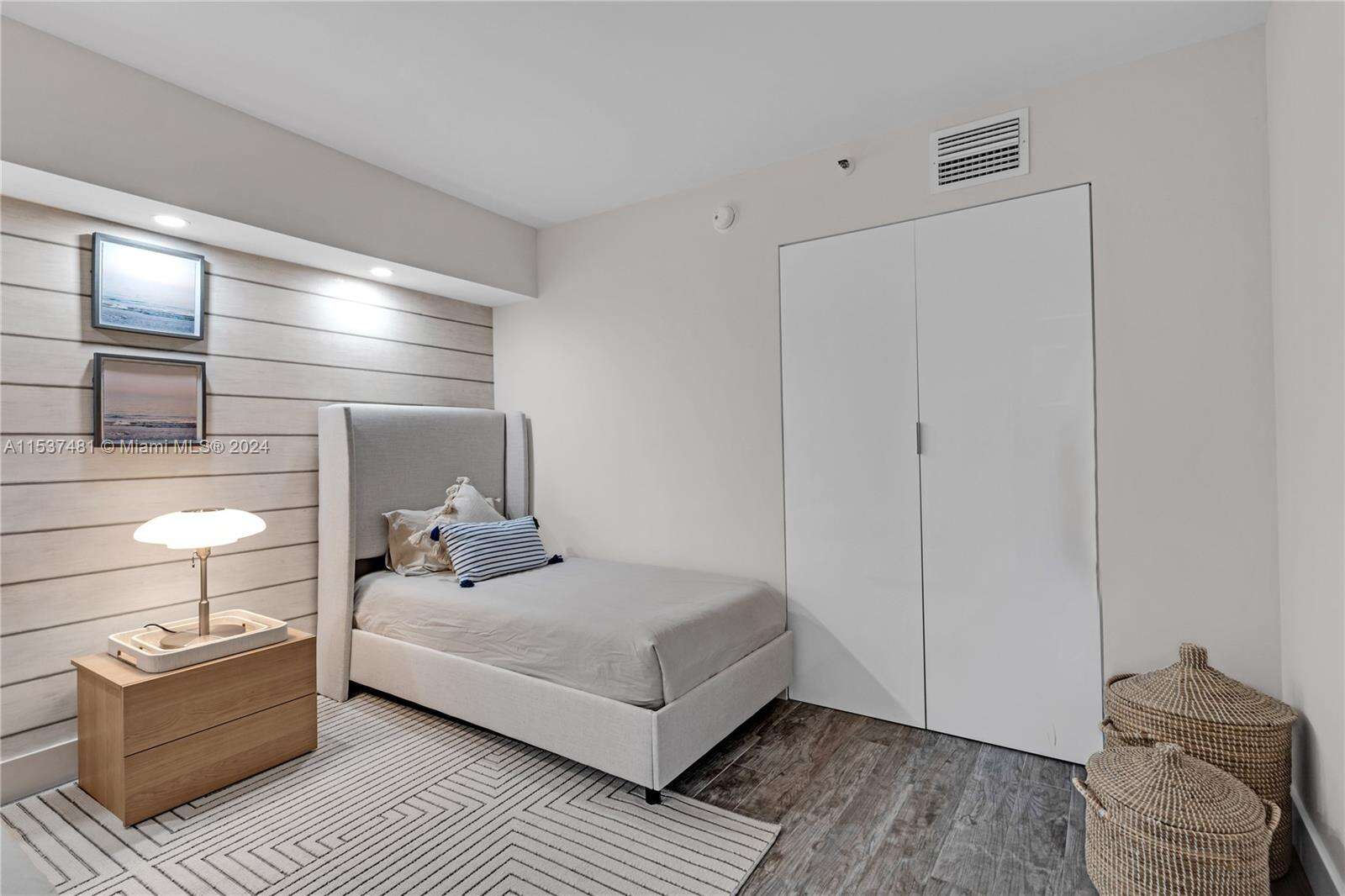 Roney Palace Unit #926 | Picture 21