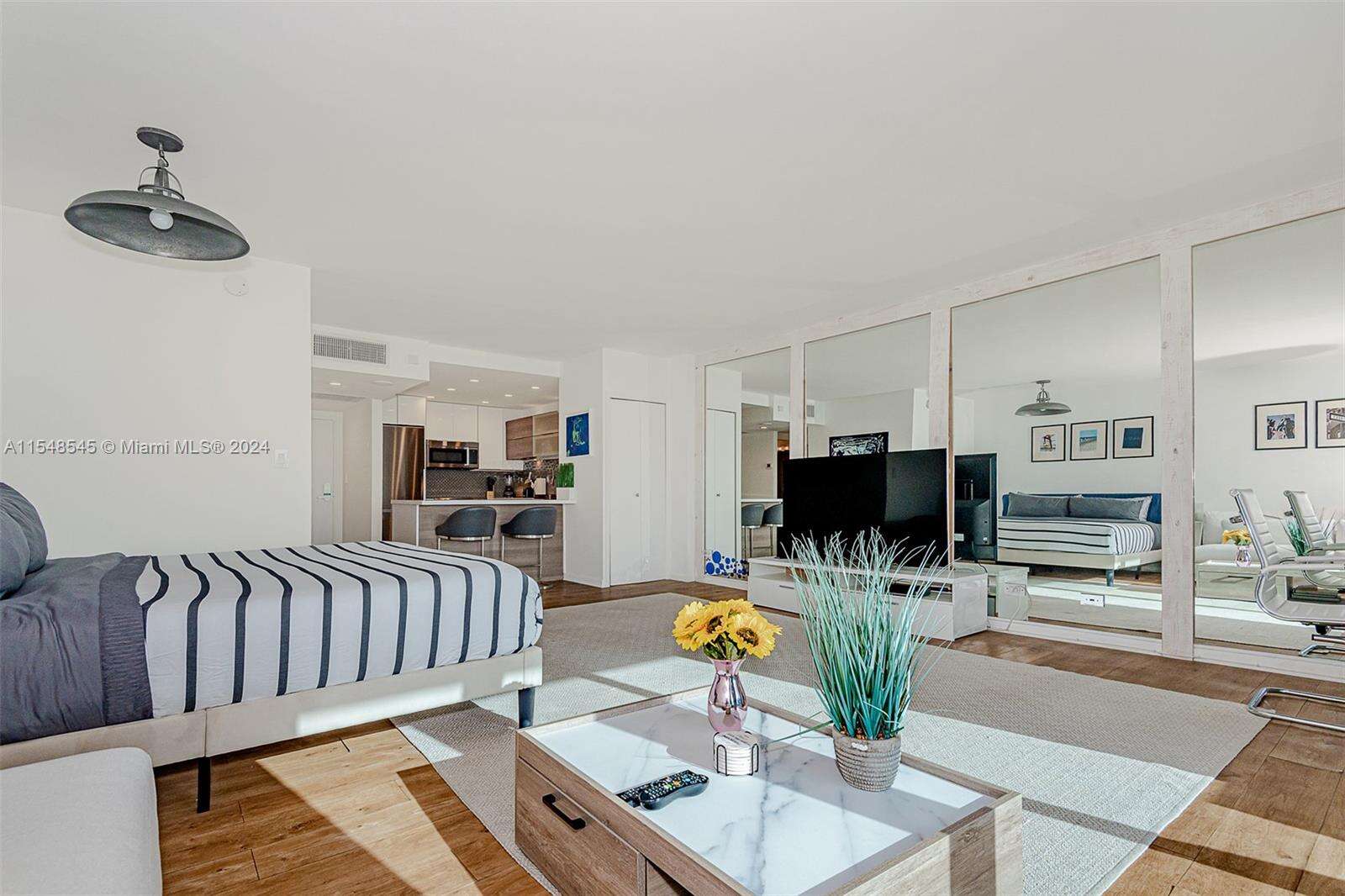 Roney Palace Unit #1230 | Picture 11