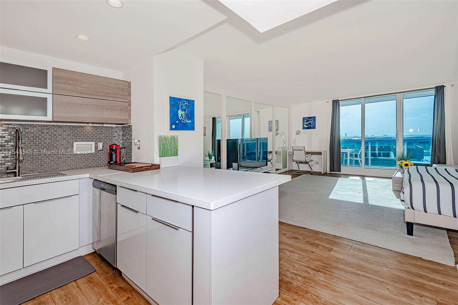 Roney Palace Unit #1230 | Picture 15