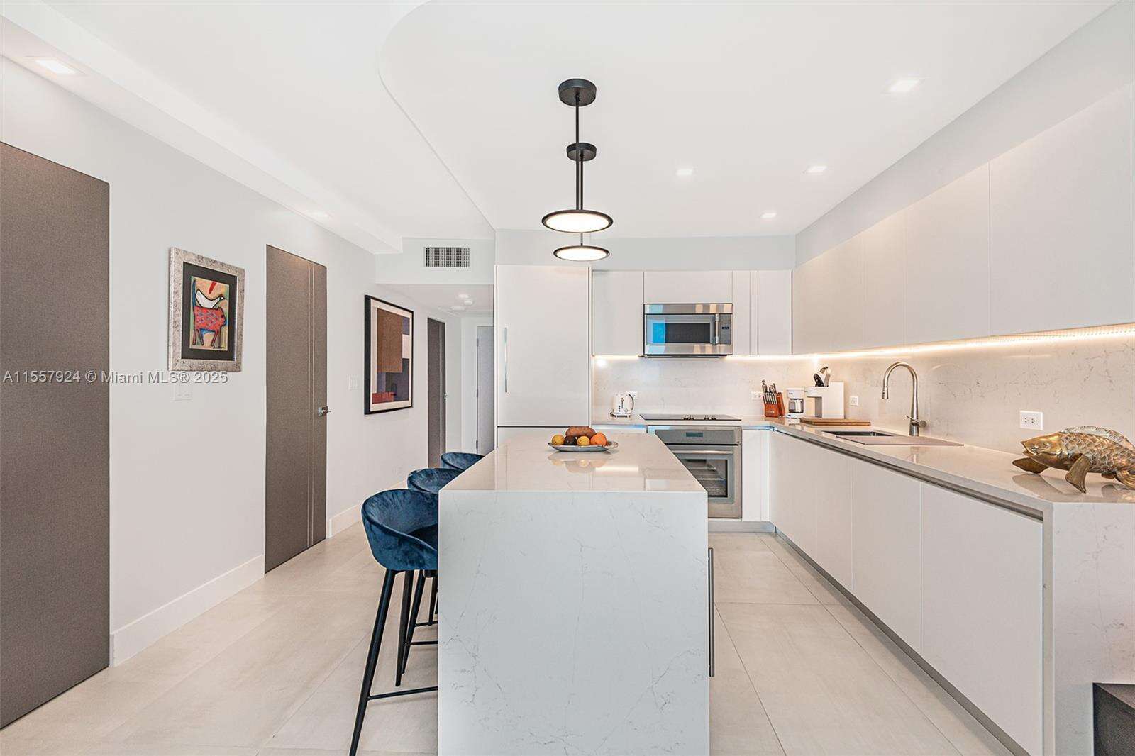 Roney Palace Unit #1440 | Picture 23