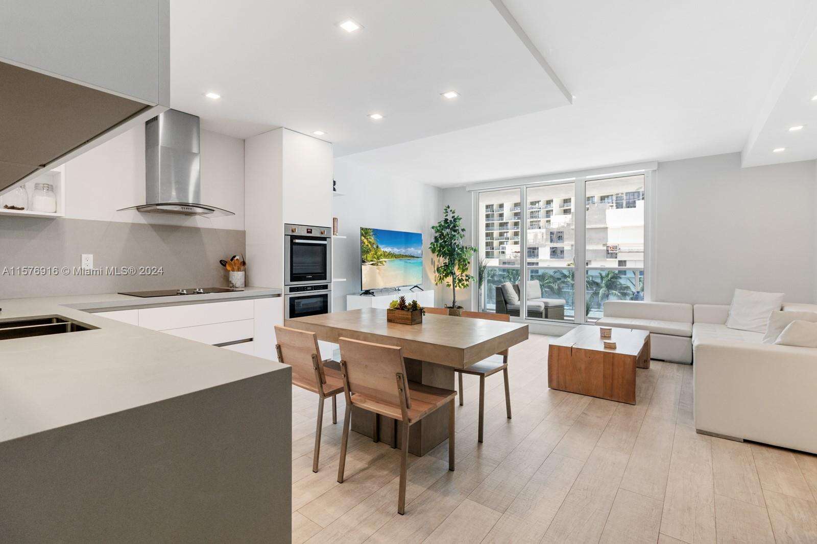 Roney Palace Unit #403 | Picture 2