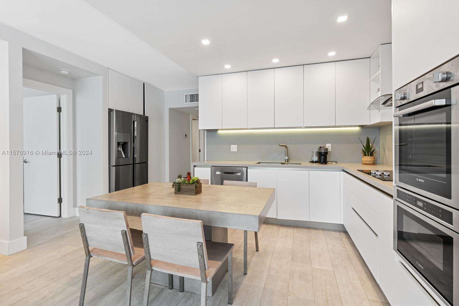 Roney Palace Unit #403 | Picture 4