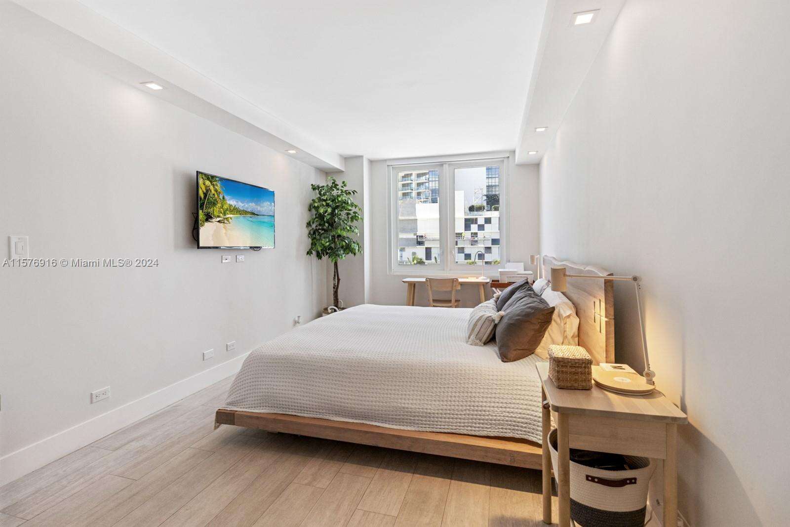 Roney Palace Unit #403 | Picture 6