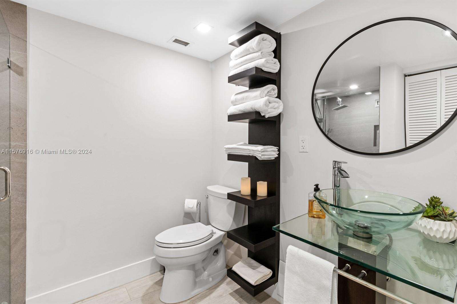 Roney Palace Unit #403 | Picture 9