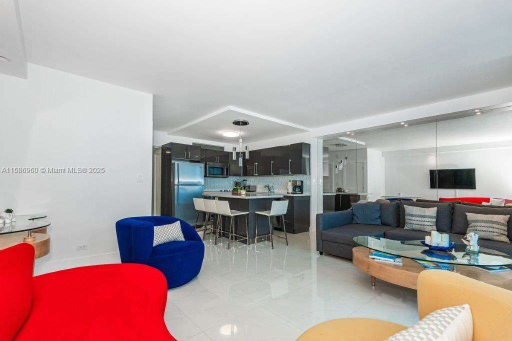 Roney Palace Unit #1111 | Picture 11