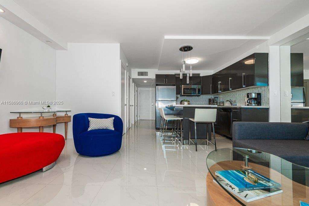 Roney Palace Unit #1111 | Picture 12