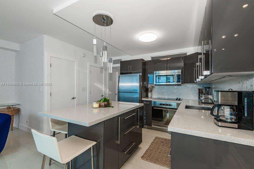 Roney Palace Unit #1111 | Picture 15