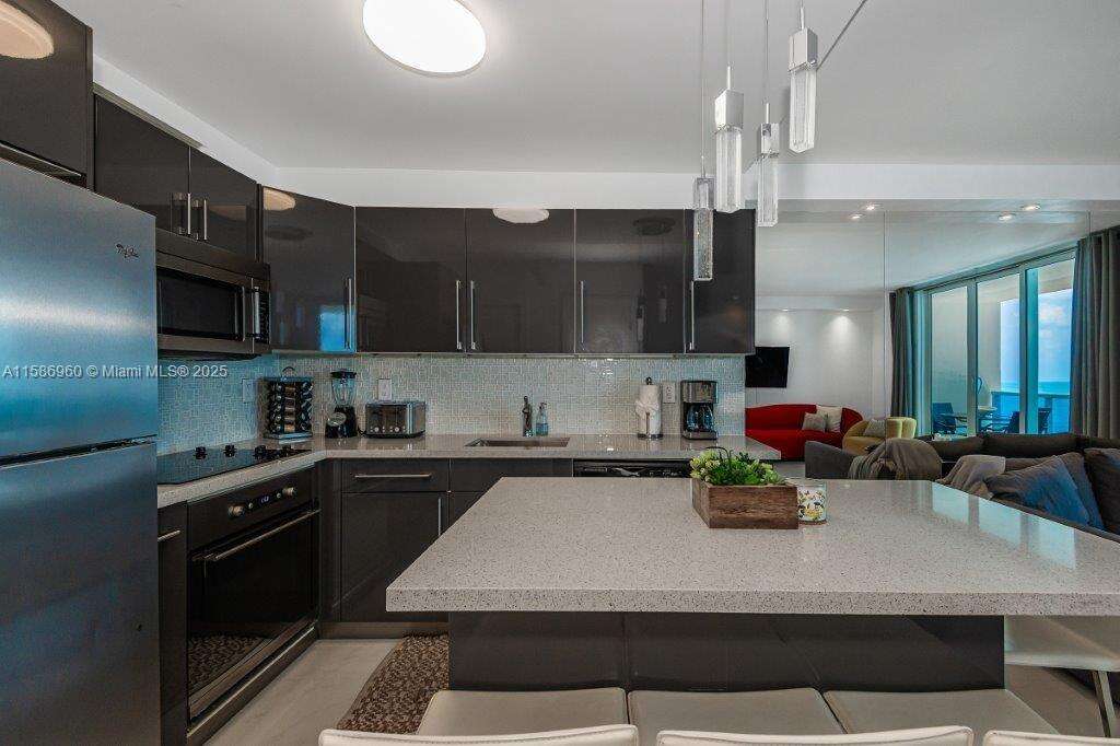 Roney Palace Unit #1111 | Picture 16