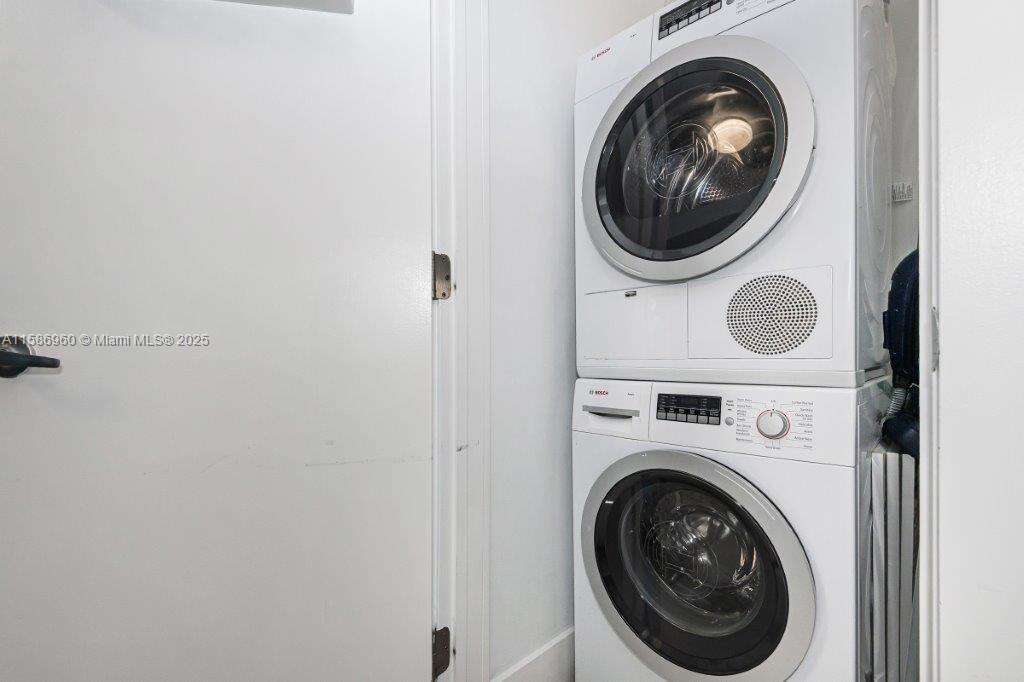 Roney Palace Unit #1111 | Picture 22