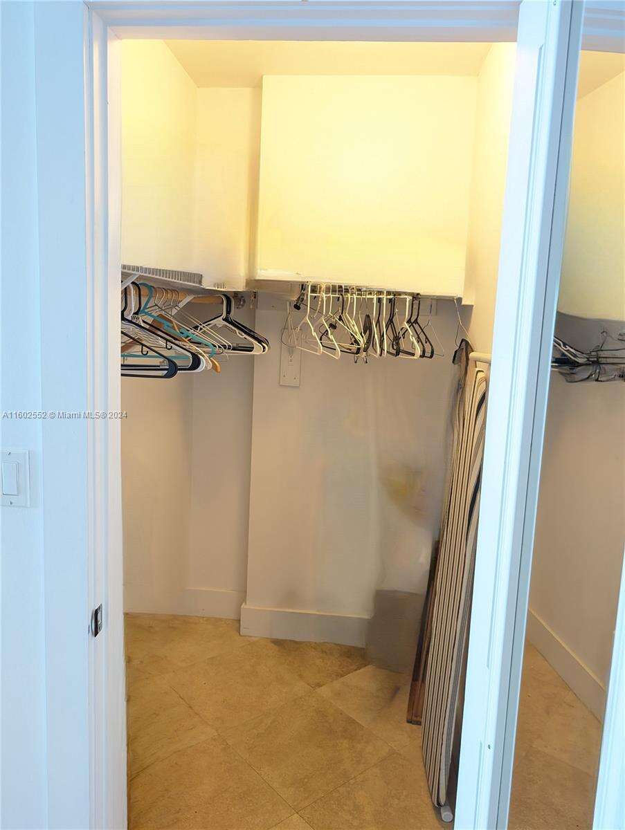 Roney Palace Unit #1542 | Picture 9