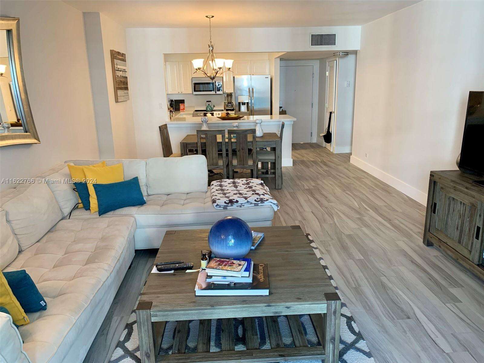 Roney Palace Unit #1119 | Picture 2