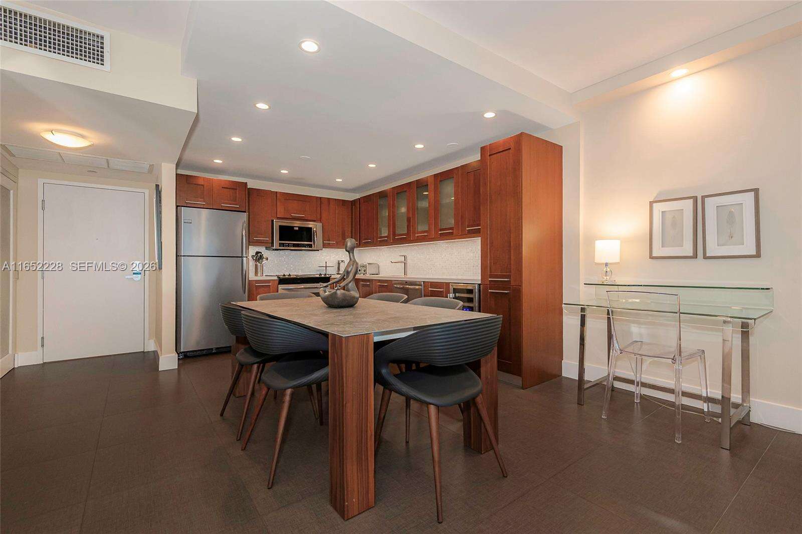 Roney Palace Unit #1216 | Picture 14