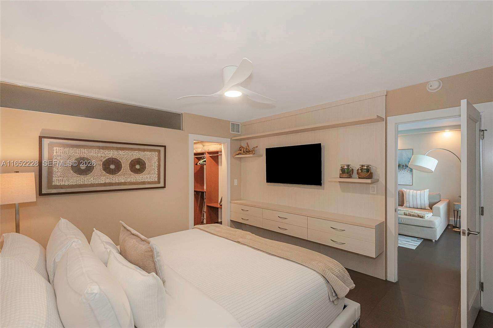 Roney Palace Unit #1216 | Picture 27