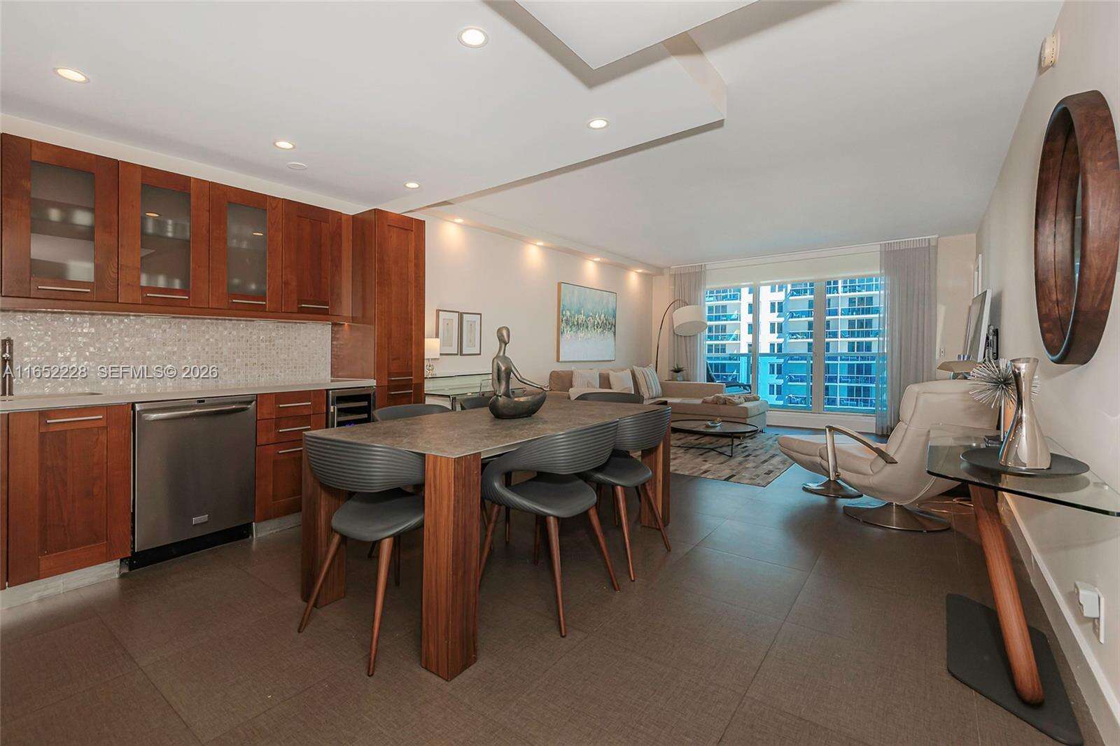 Roney Palace Unit #1216 | Picture 5