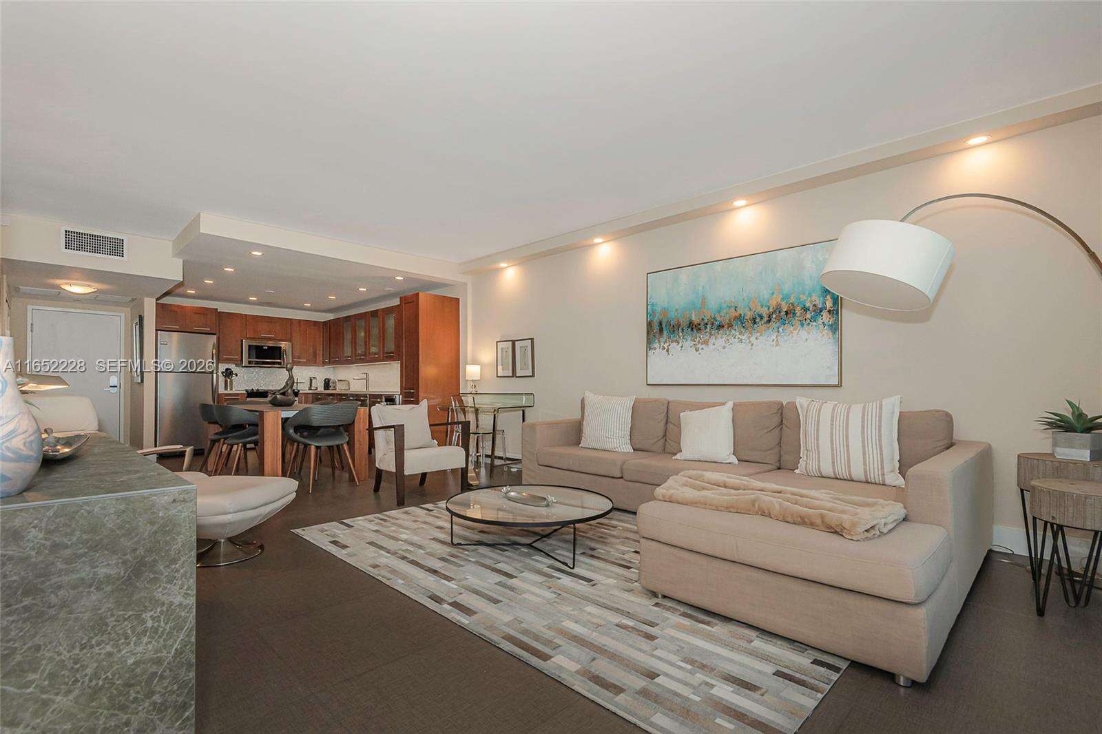 Roney Palace Unit #1216 | Picture 9