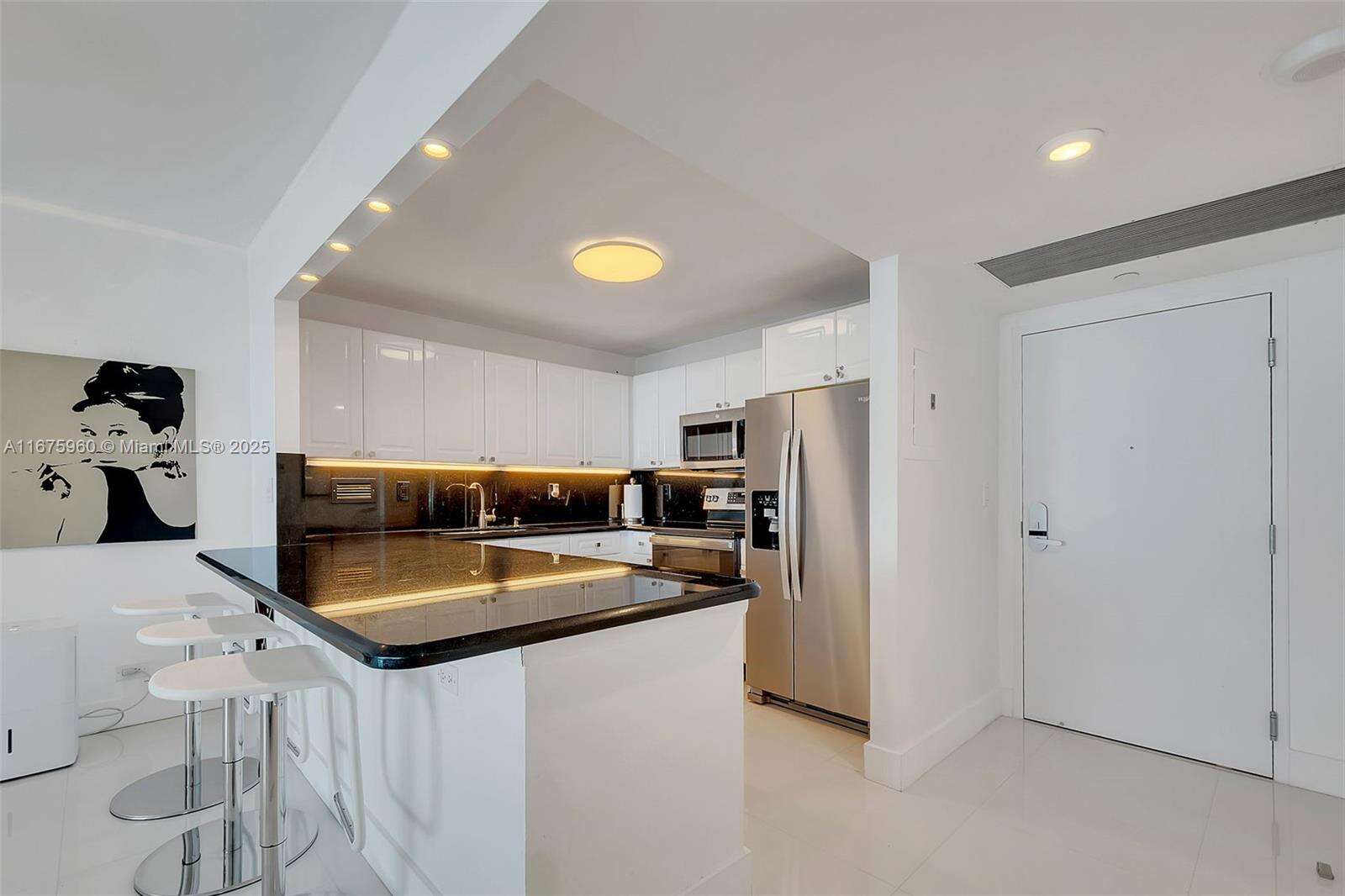 Roney Palace Unit #1139 | Picture 11