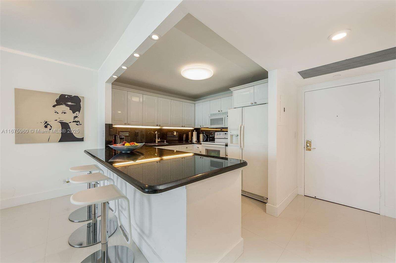 Roney Palace Unit #1139 | Picture 6