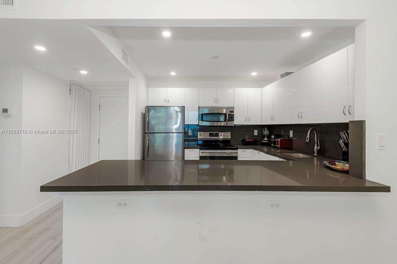 Roney Palace Unit #534 | Picture 11