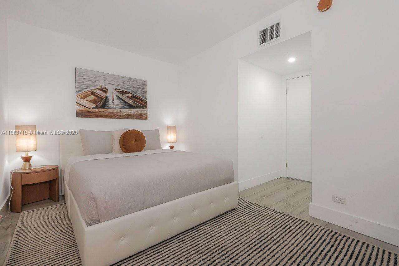 Roney Palace Unit #534 | Picture 21