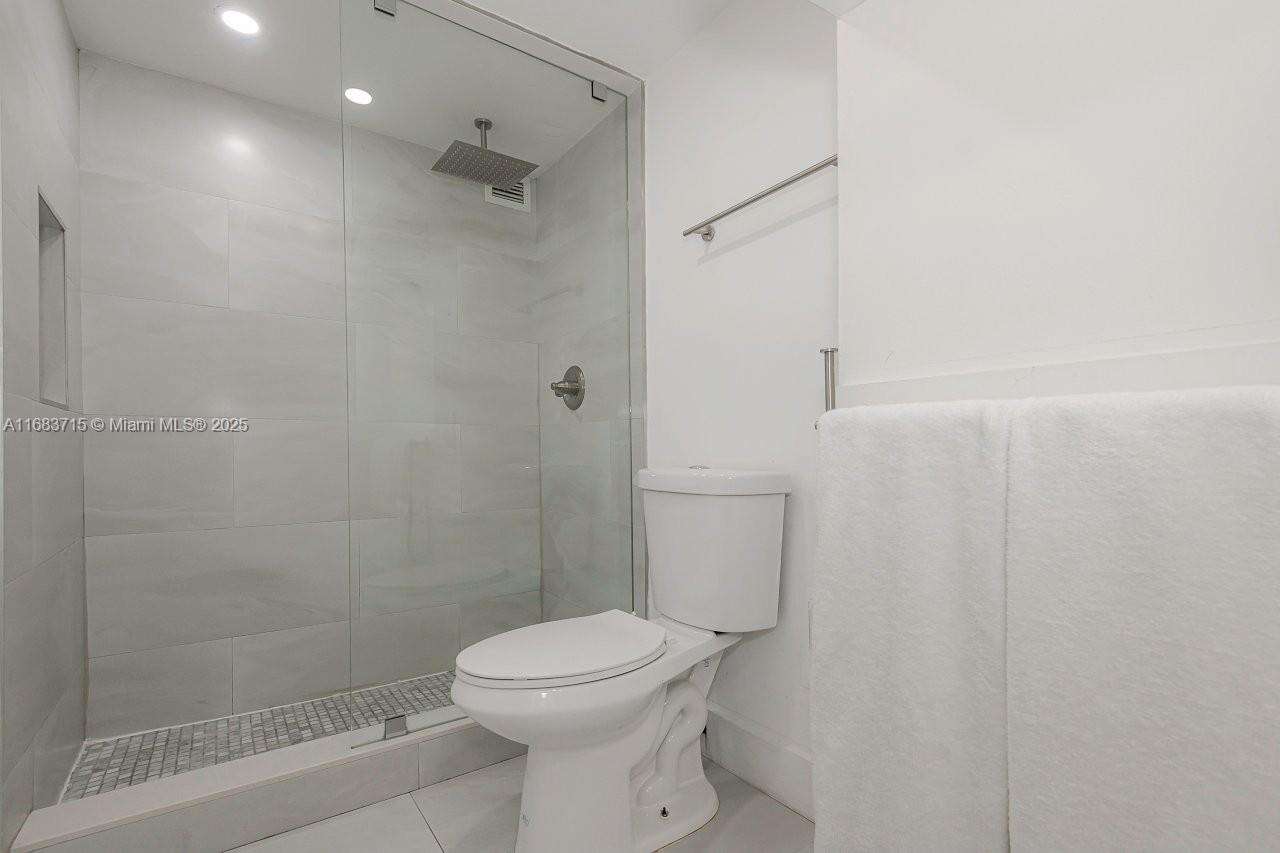 Roney Palace Unit #534 | Picture 24