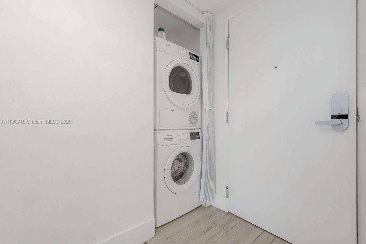 Roney Palace Unit #534 | Picture 25