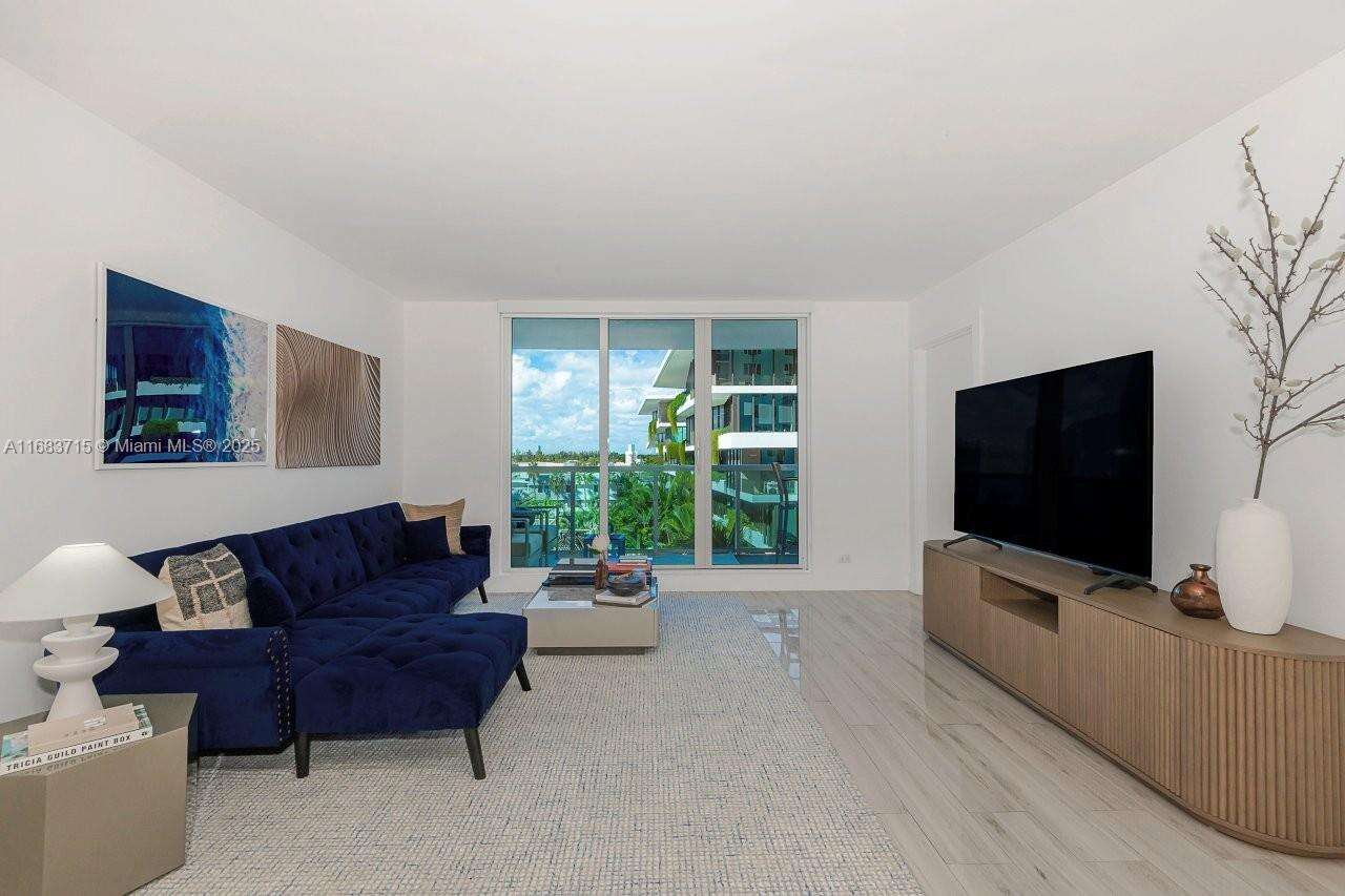 Roney Palace Unit #534 | Picture 4