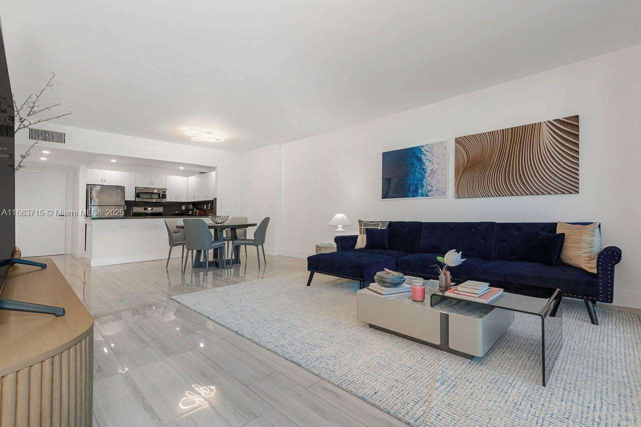 Roney Palace Unit #534 | Picture 7