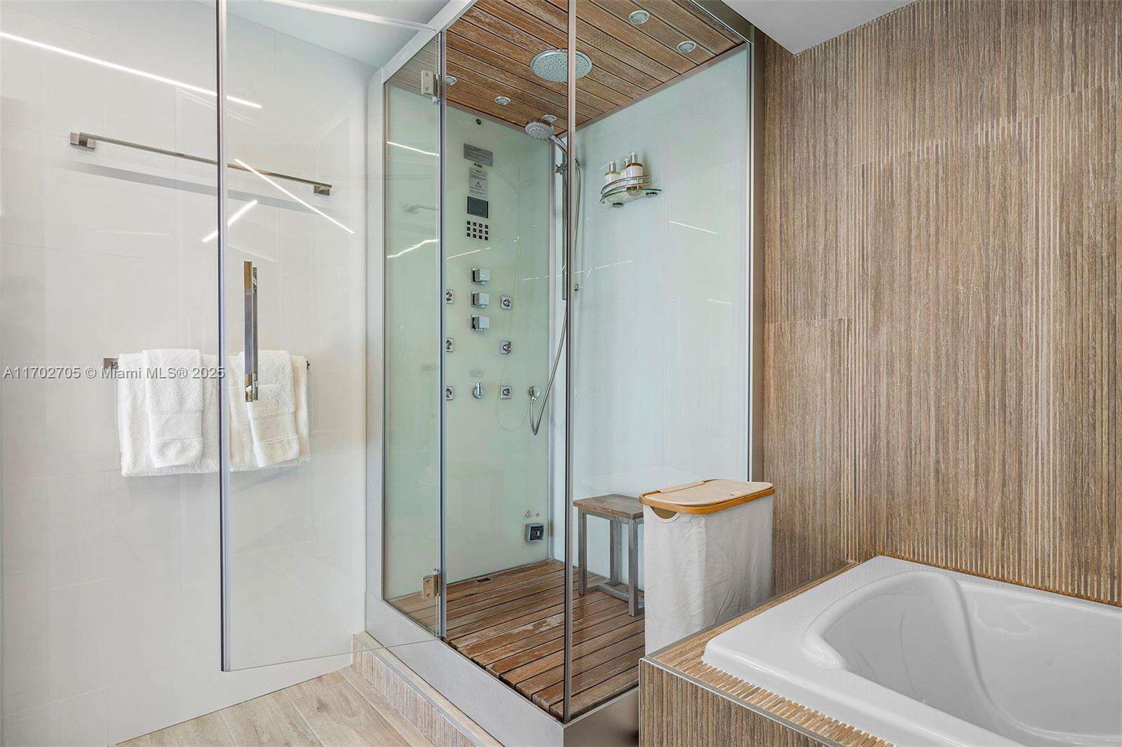 Roney Palace Unit #1209 | Picture 24