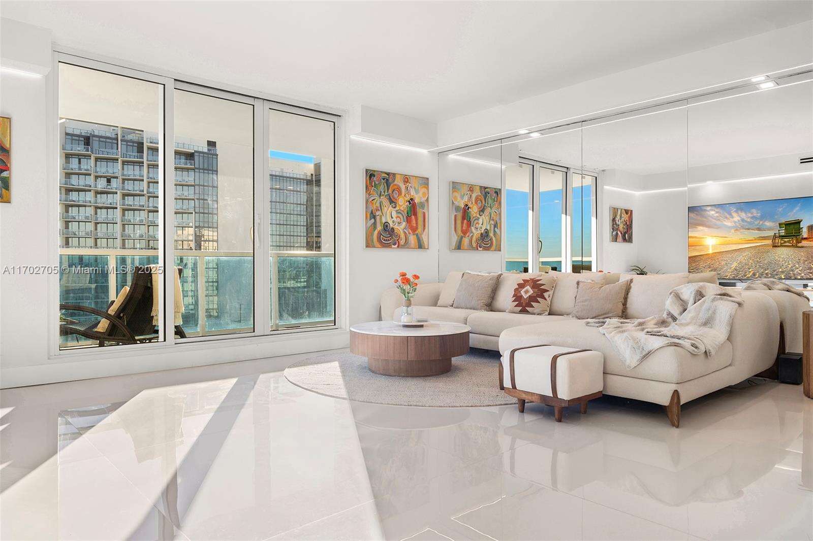 Roney Palace Unit #1209 | Picture 38