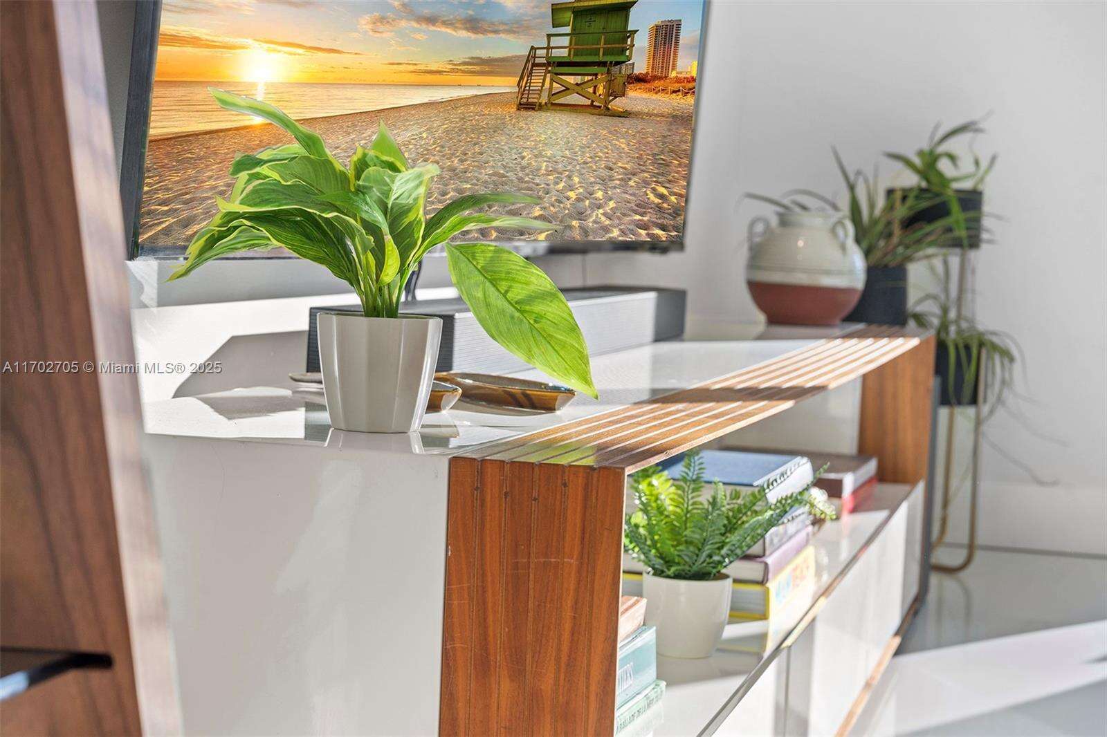 Roney Palace Unit #1209 | Picture 39