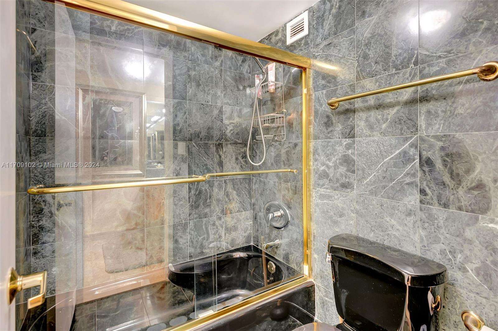 Roney Palace Unit #1206 | Picture 17