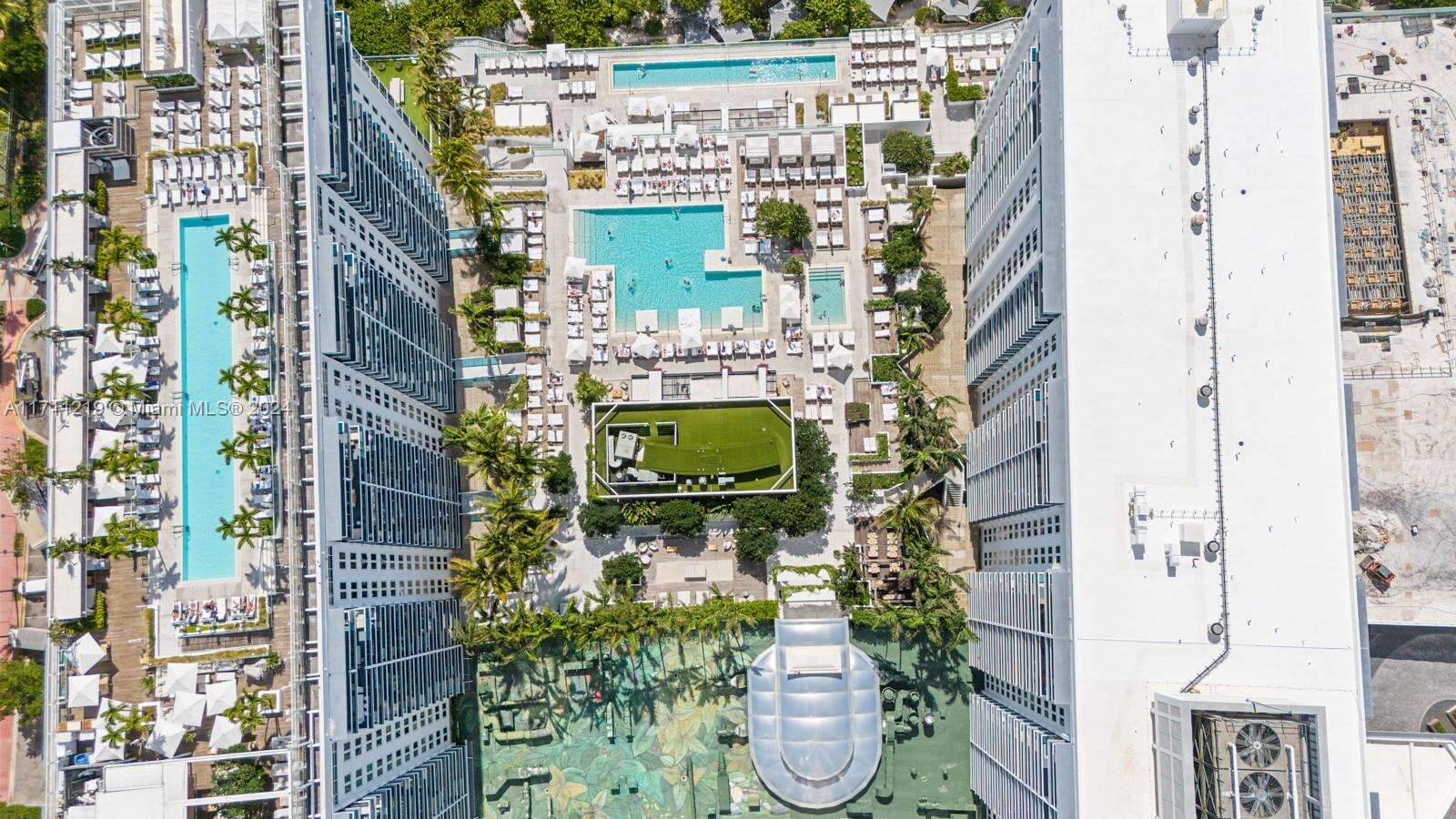 Roney Palace Unit #1410 | Picture 22