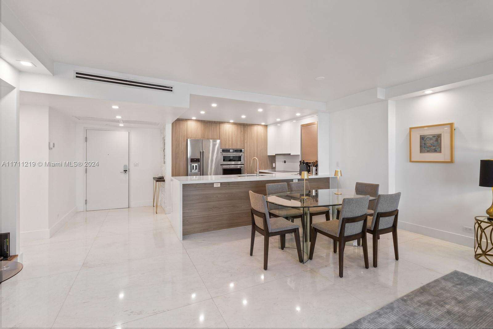 Roney Palace Unit #1410 | Picture 6