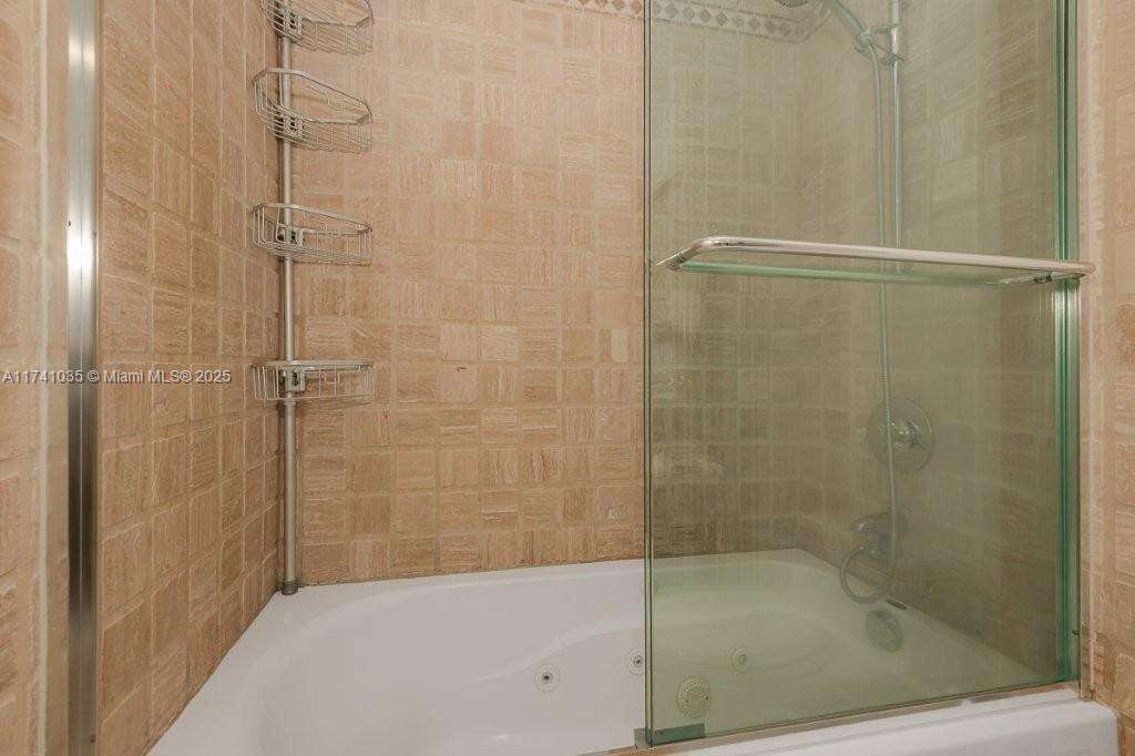 Roney Palace Unit #1629 | Picture 13