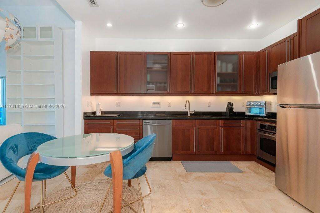 Roney Palace Unit #1629 | Picture 21