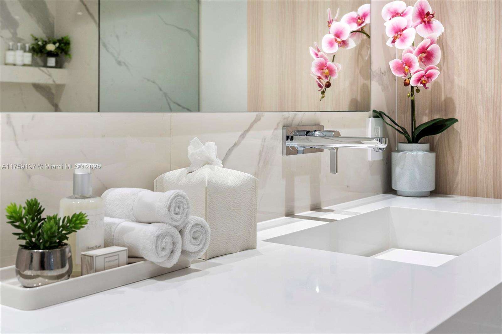 Roney Palace Unit #6072B | Picture 17