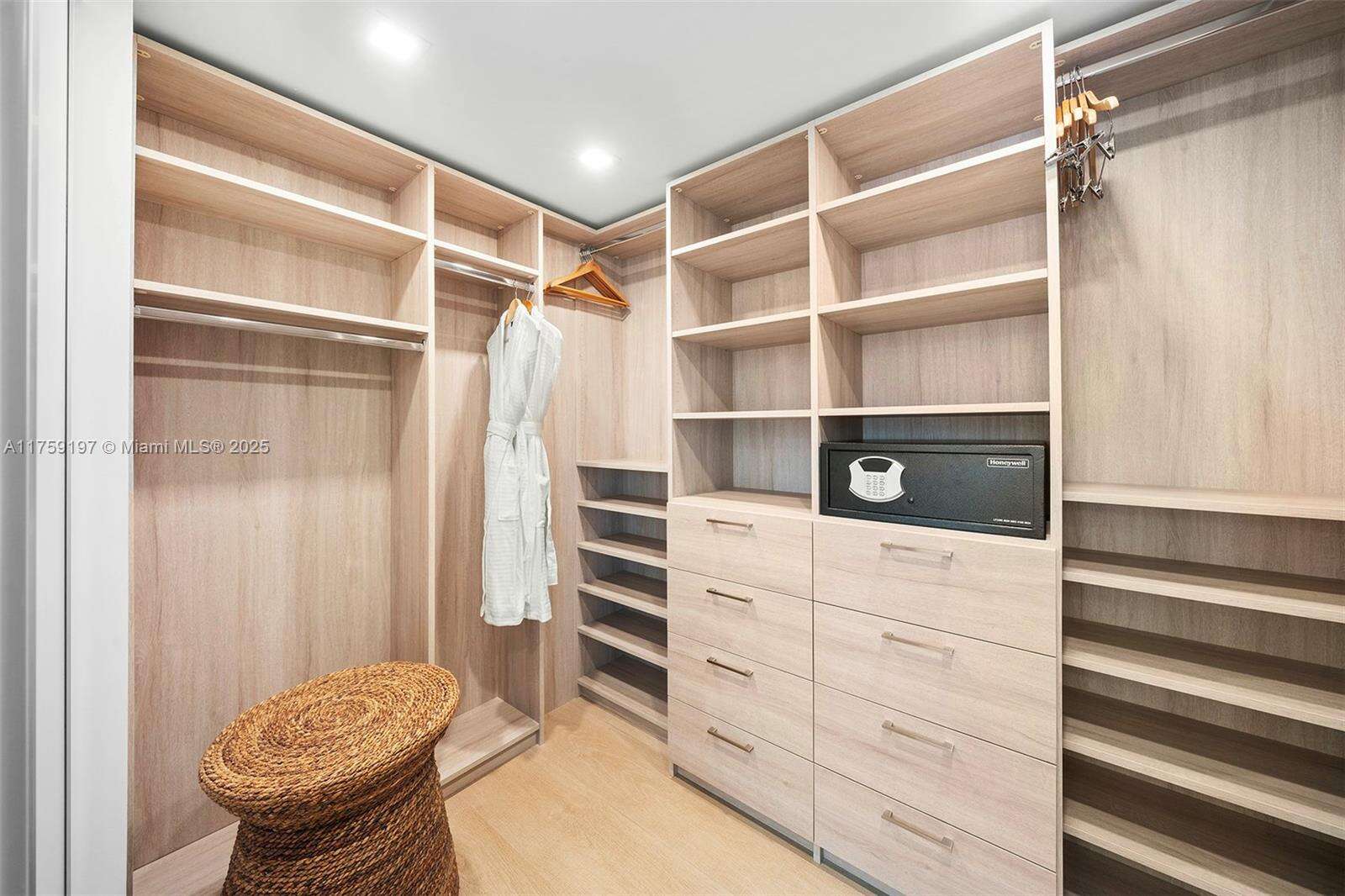 Roney Palace Unit #6072B | Picture 18