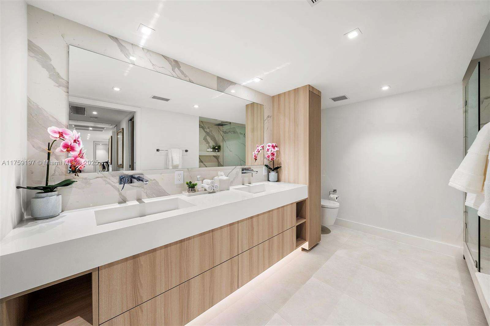 Roney Palace Unit #6072B | Picture 19