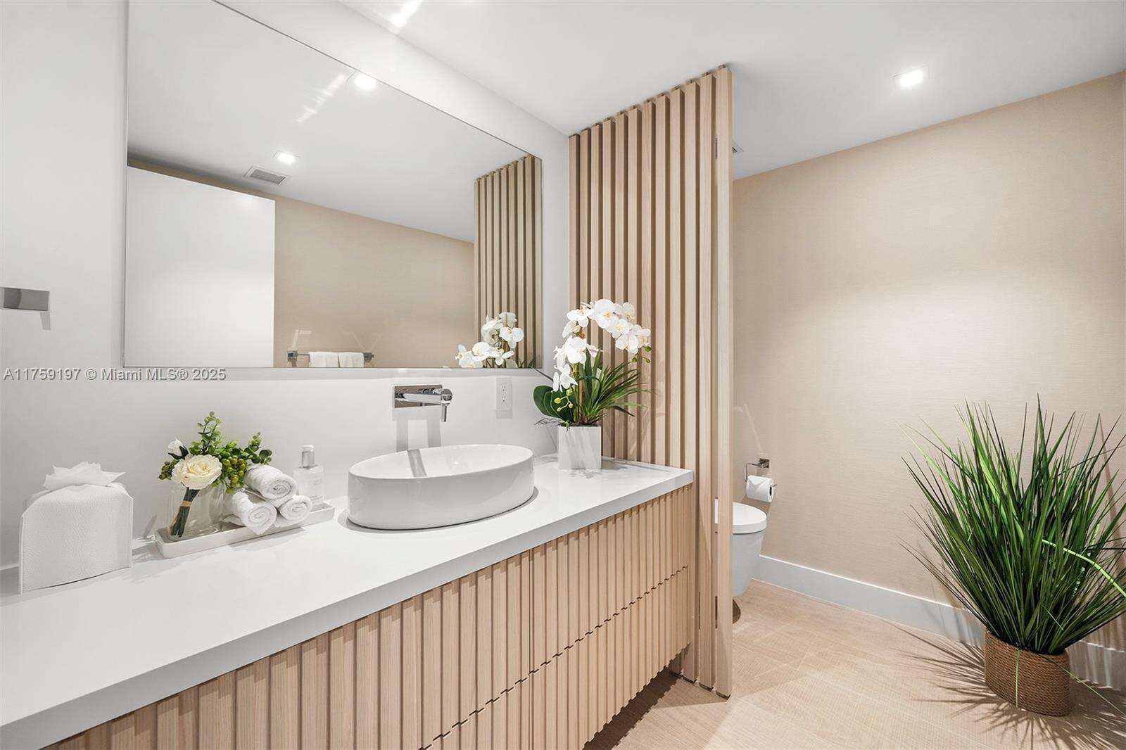 Roney Palace Unit #6072B | Picture 22