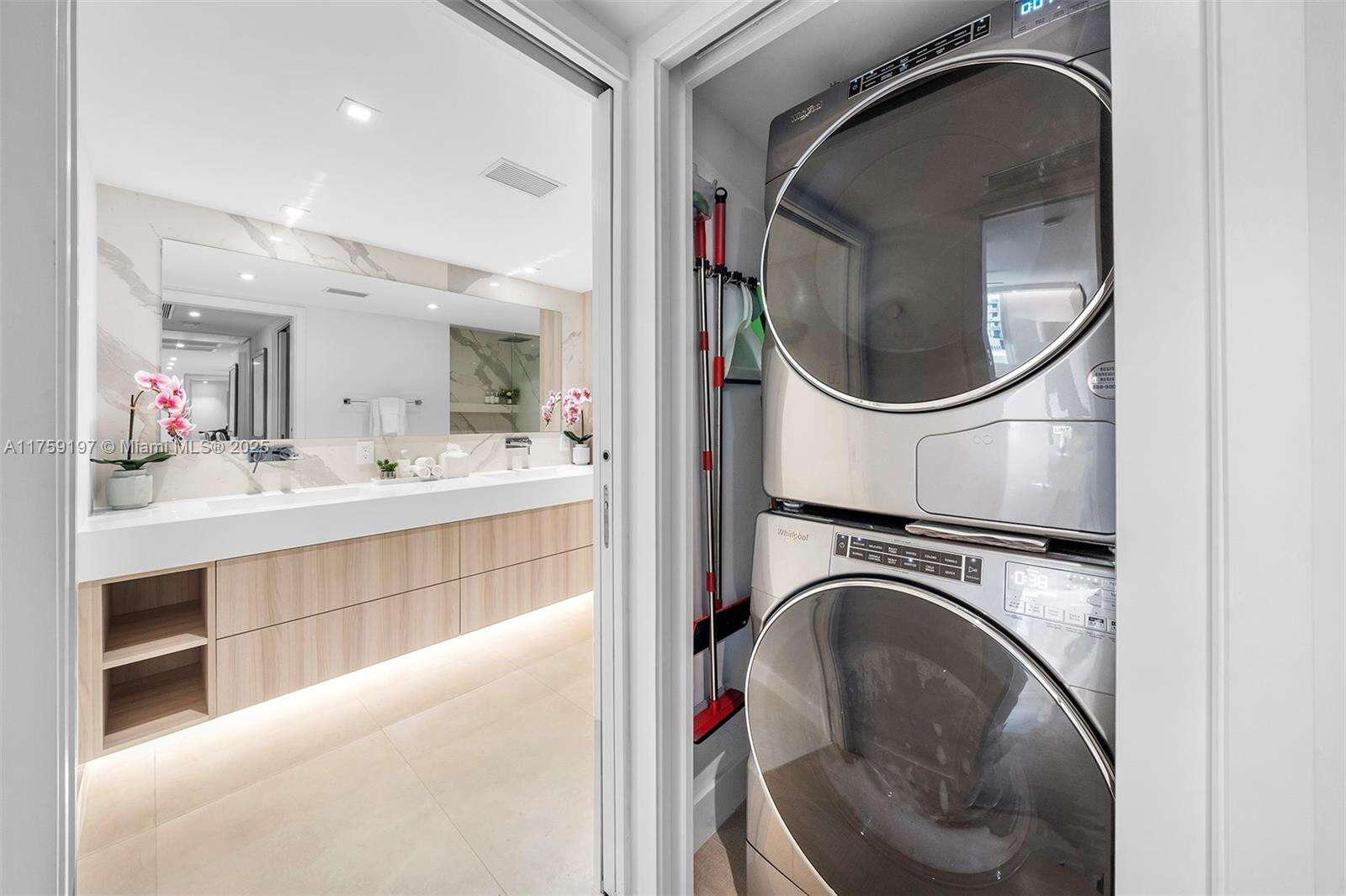 Roney Palace Unit #6072B | Picture 24