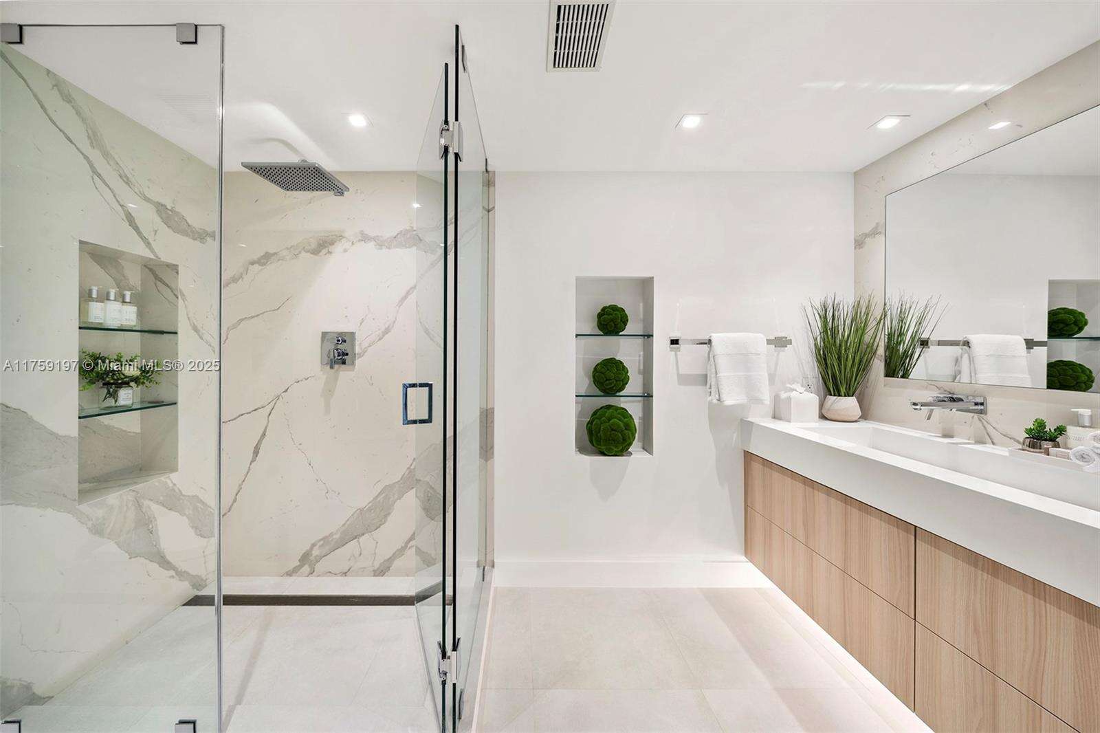 Roney Palace Unit #6072B | Picture 33