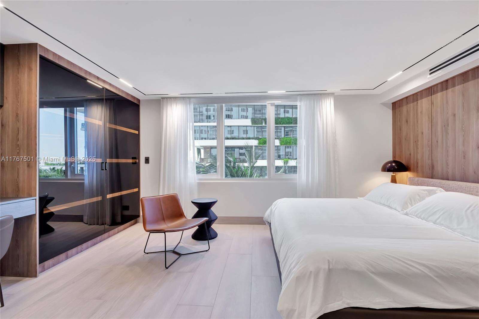 Roney Palace Unit #432 | Picture 13