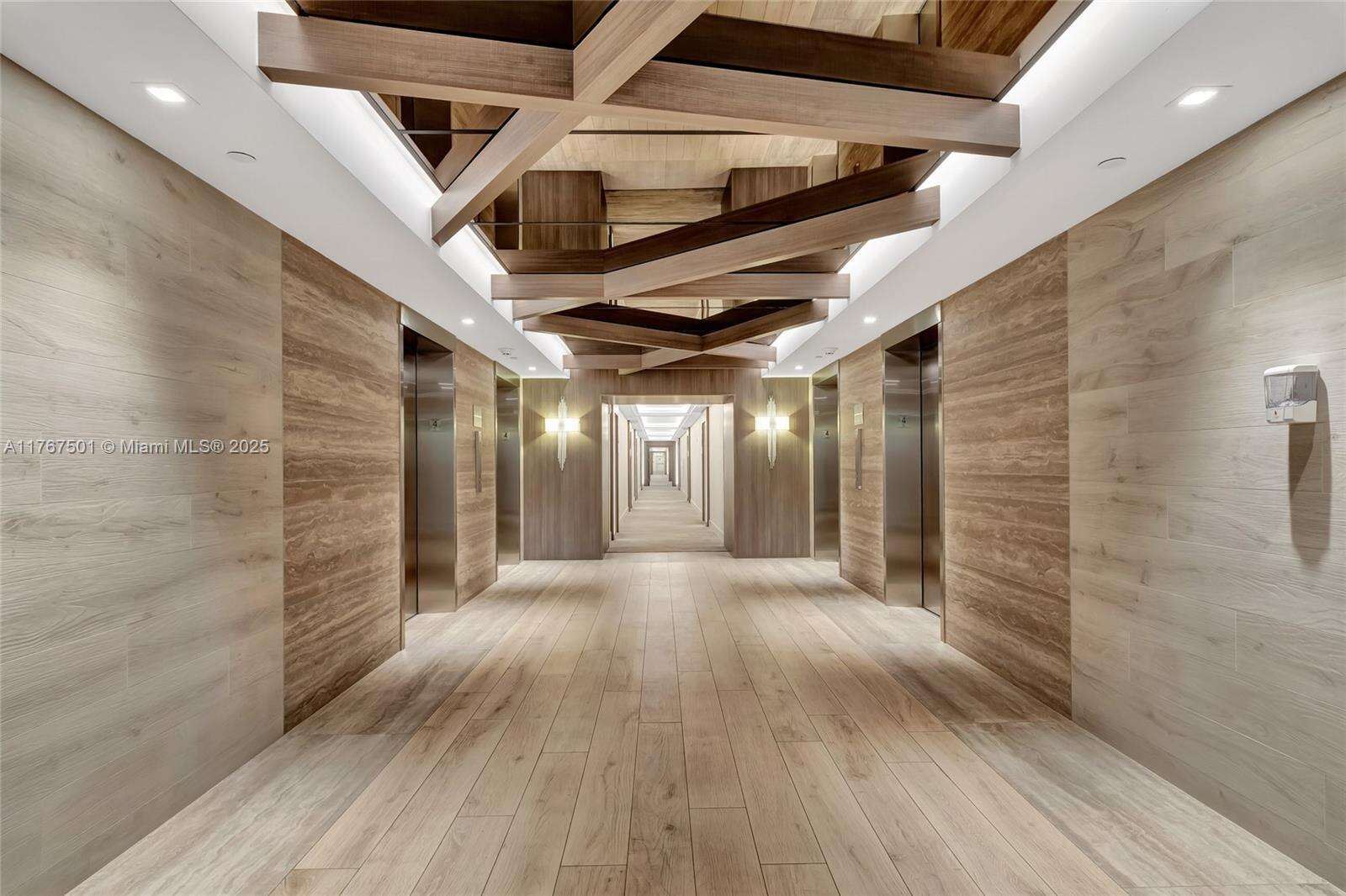 Roney Palace Unit #432 | Picture 17