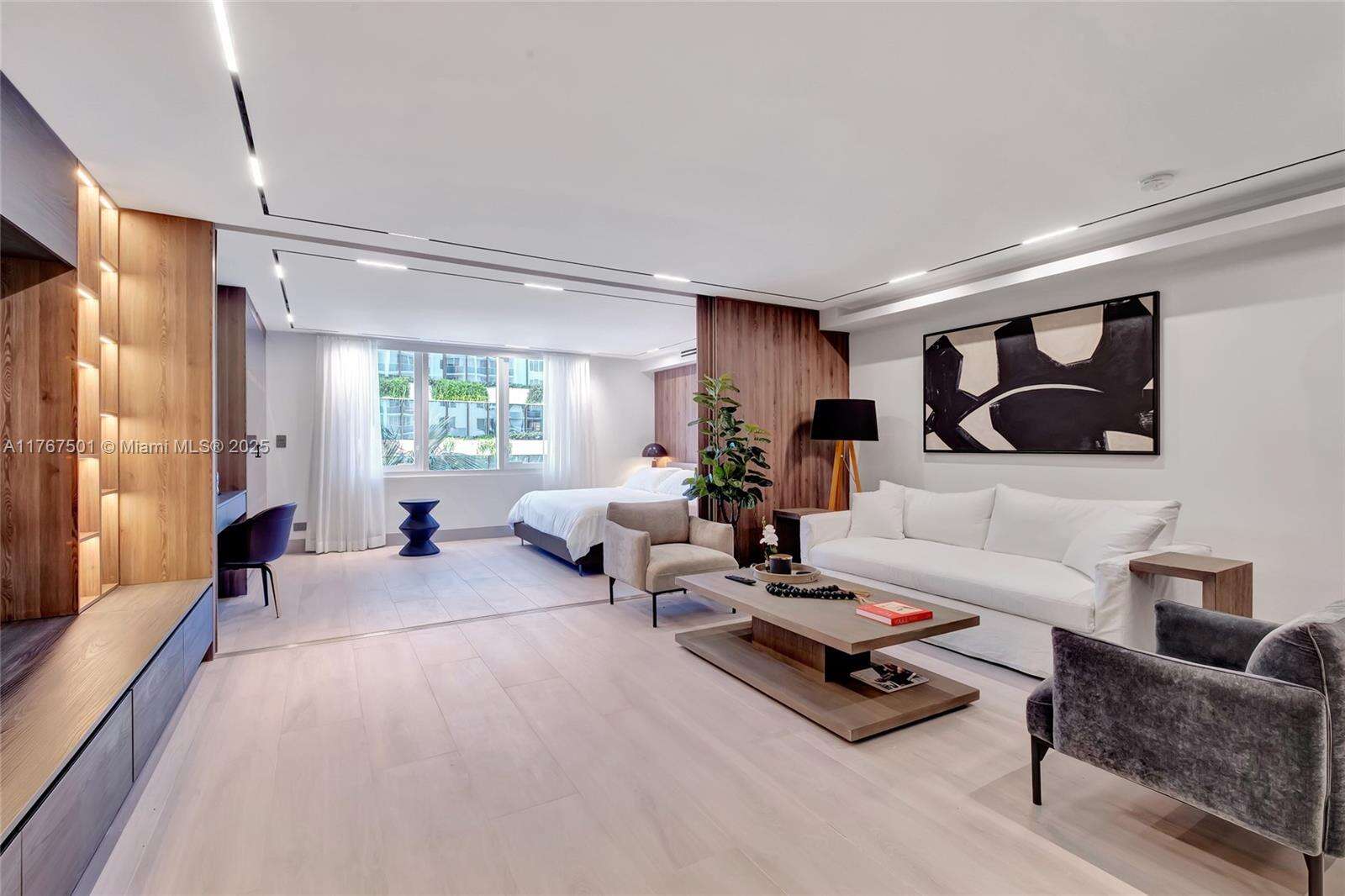 Roney Palace Unit #432 | Picture 3