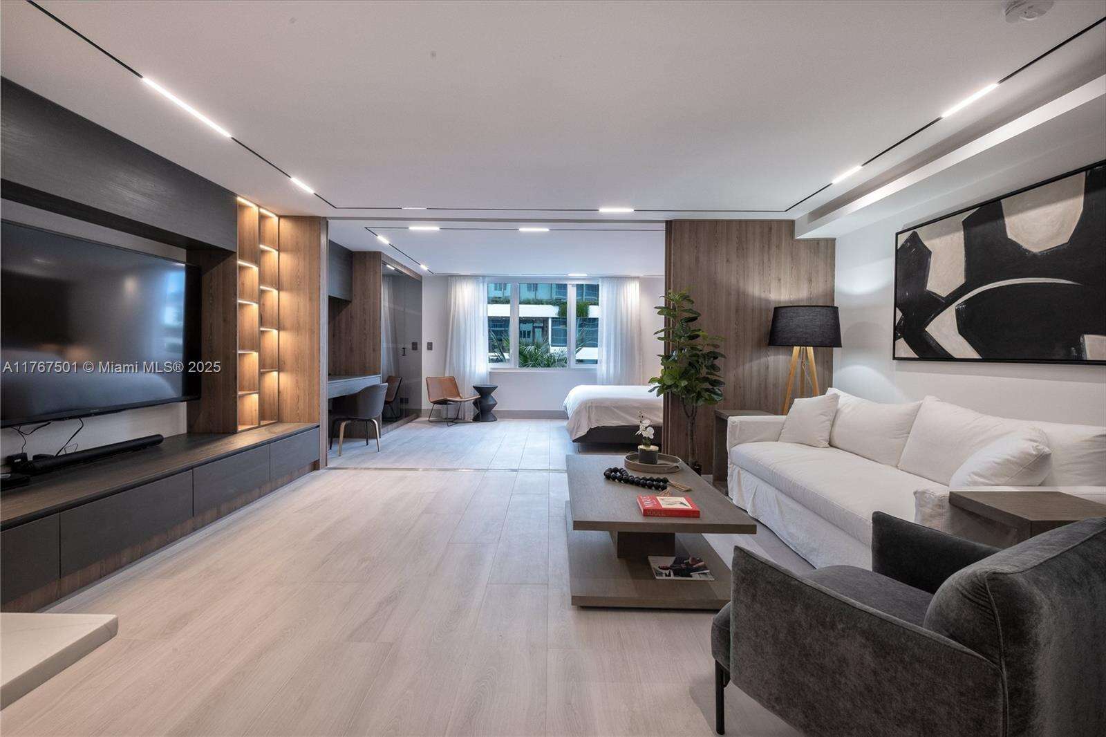 Roney Palace Unit #432 | Picture 5