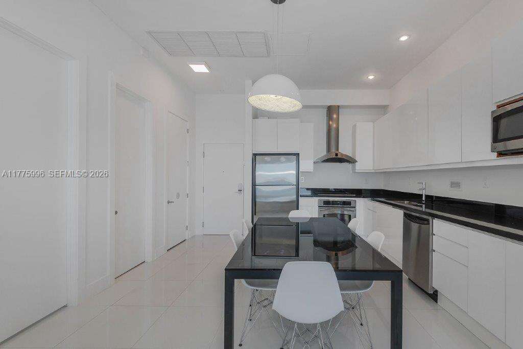 Roney Palace Unit #1624 | Picture 17