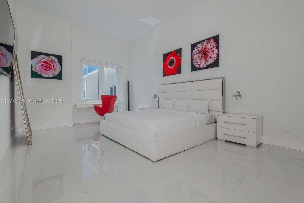 Roney Palace Unit #1624 | Picture 24