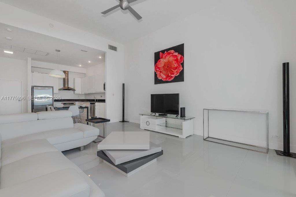 Roney Palace Unit #1624 | Picture 33